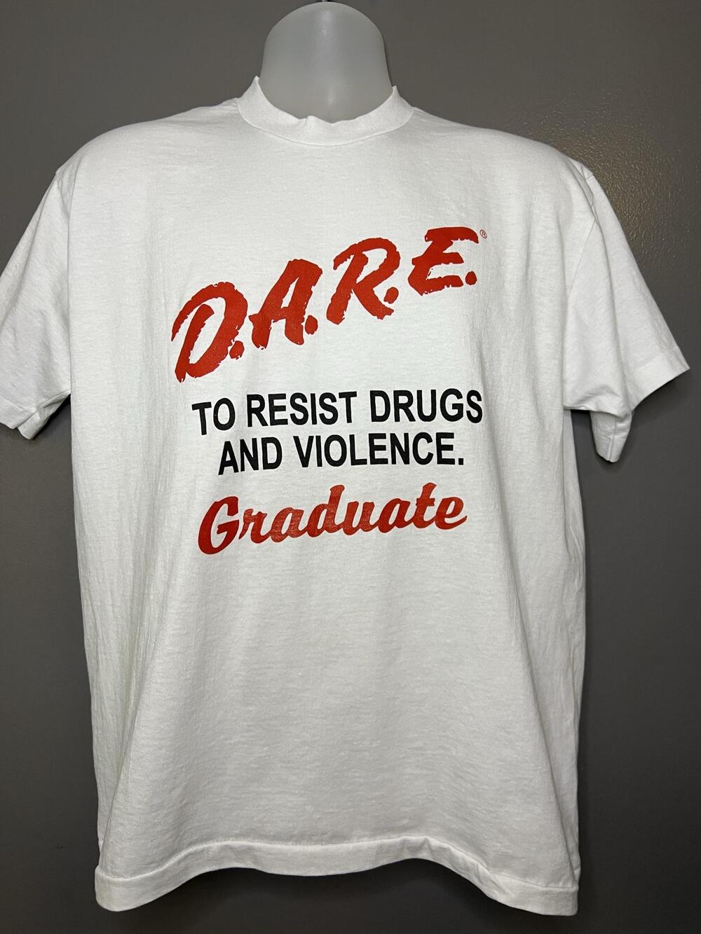 Vintage Fruit Of The Loom DARE Shirt Mens Large White Graduate Graphic Tee - Picture 2 of 7